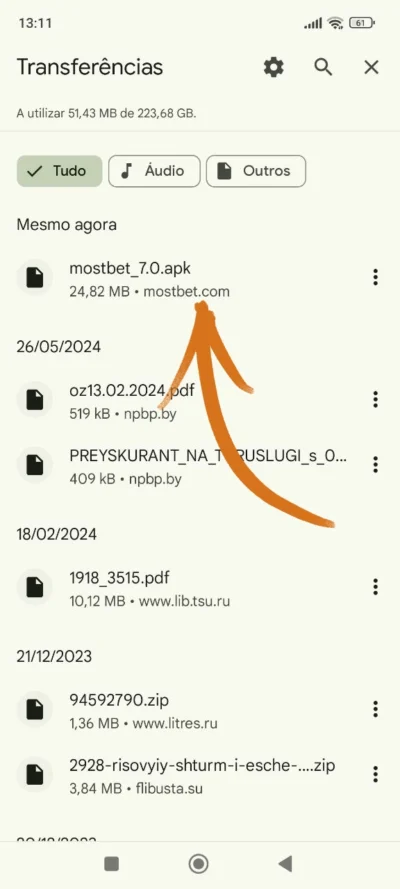 Encontra o ficheiro APK Mostbet na secção de downloads do teu telefone, passo 6
